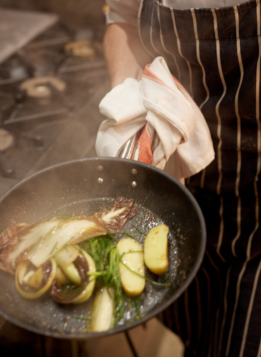 somerset pub food near bruton area